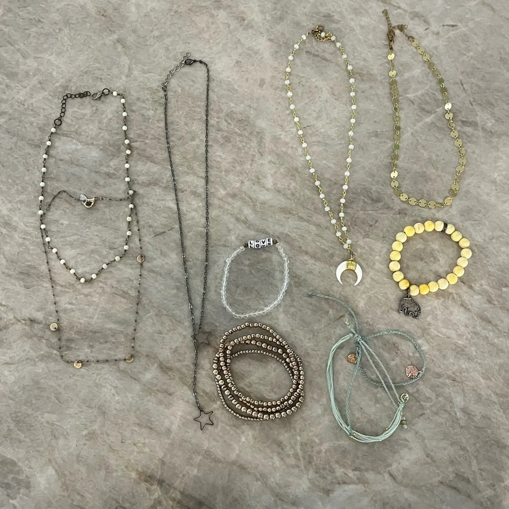 Assorted Jewelry - Picture 1 of 1